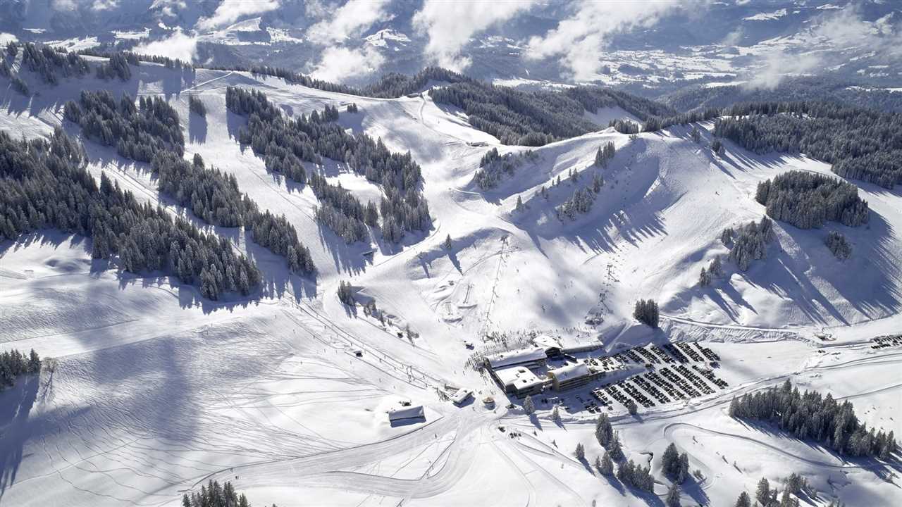 Skifahren und Wandern auf der Alpe Hochhäderich