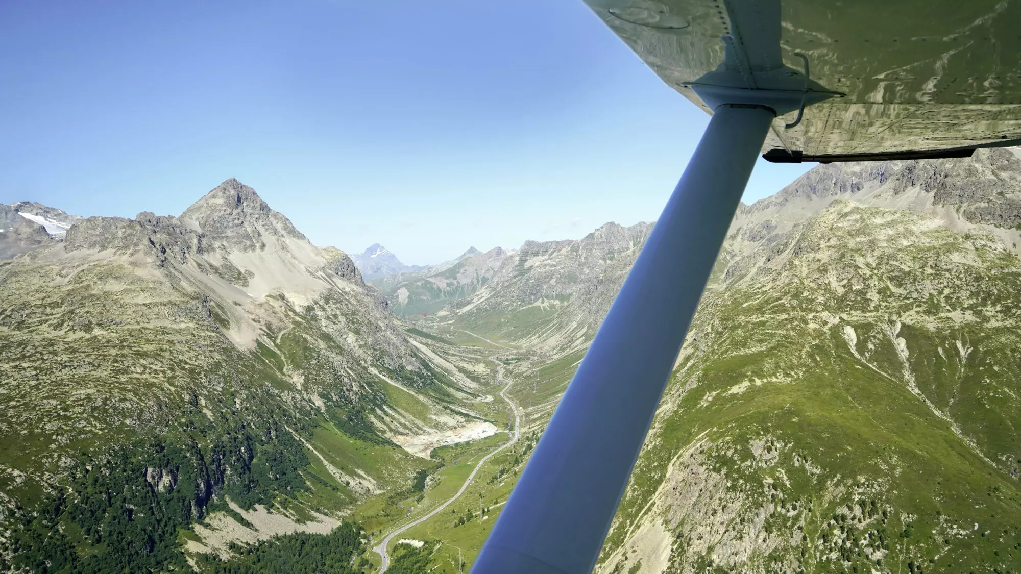 Flugreisen in den Alpen