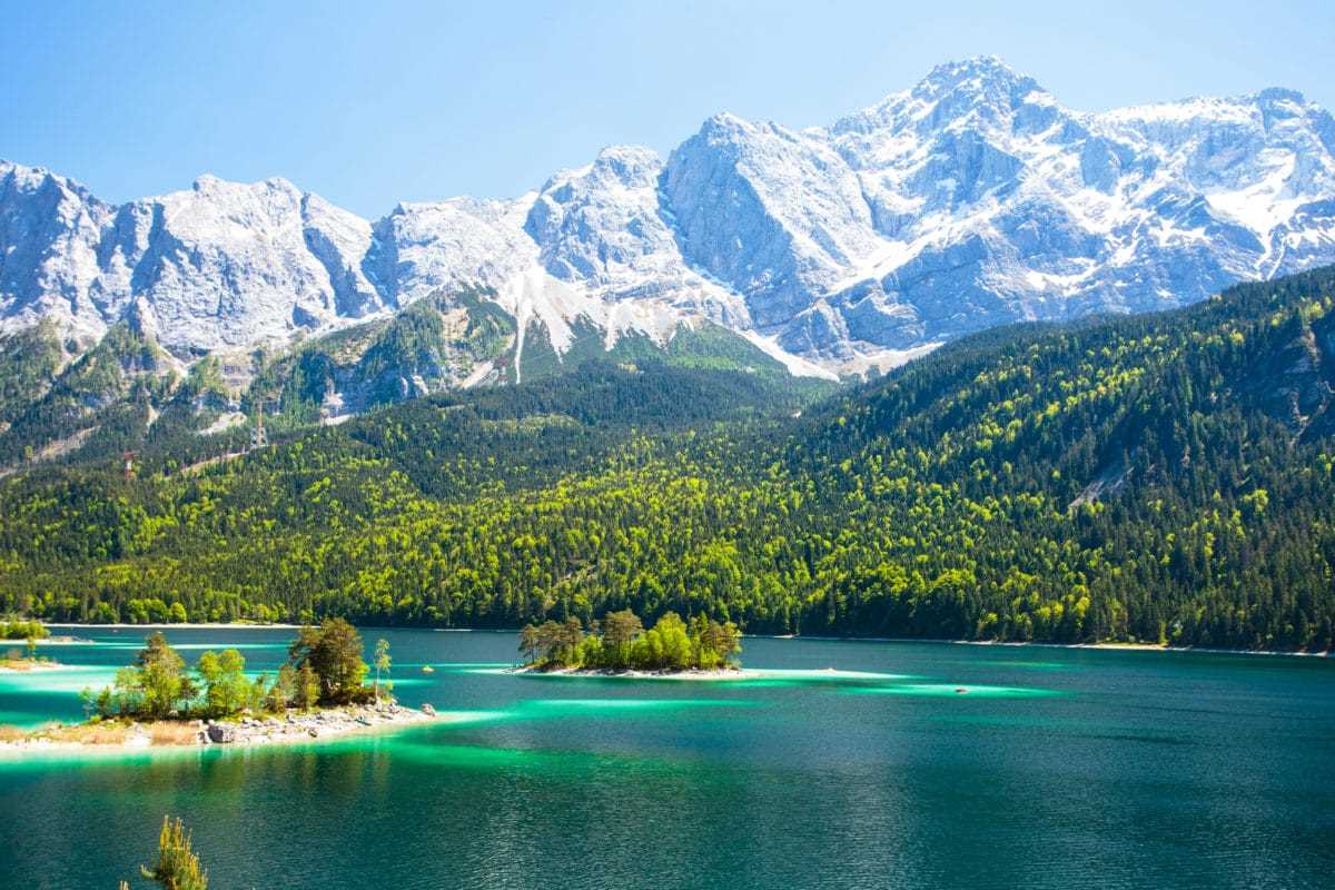 Badeseen in den Alpen Die perfekte Kombination von Wasser und Urlaub in den Bergen