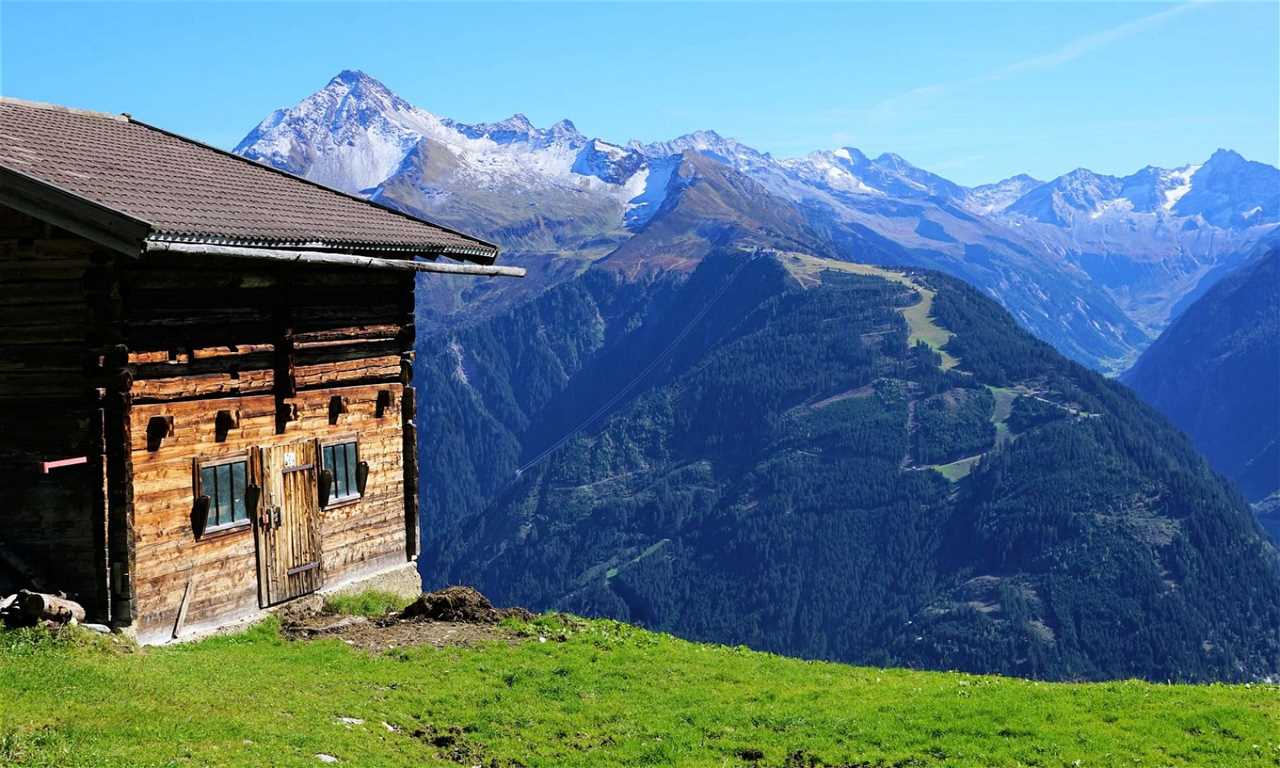 Authentisches Erlebnis: Bauernhöfe in den Alpen